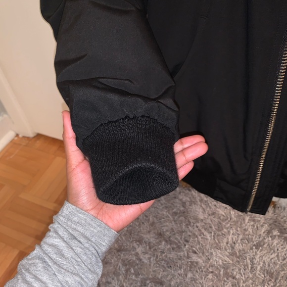 Kids moose knuckle Debbie bomber size large black with white fur - Picture 4 of 6